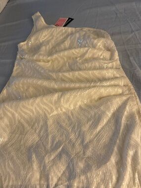 One-Shoulder White Sequin Party Dress